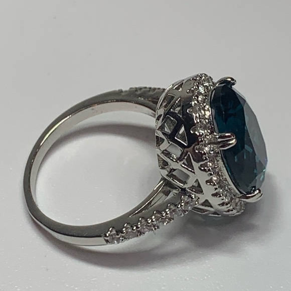 Large Oval Faceted London Blue Topaz Framed by/Cubic Zirconias w/CZ Band - Picture 7 of 11